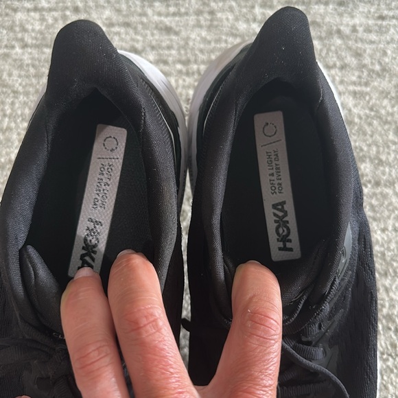 Hoka Clifton 8 Black and White Athletic Shoes sz 6.5 - Picture 4 of 9